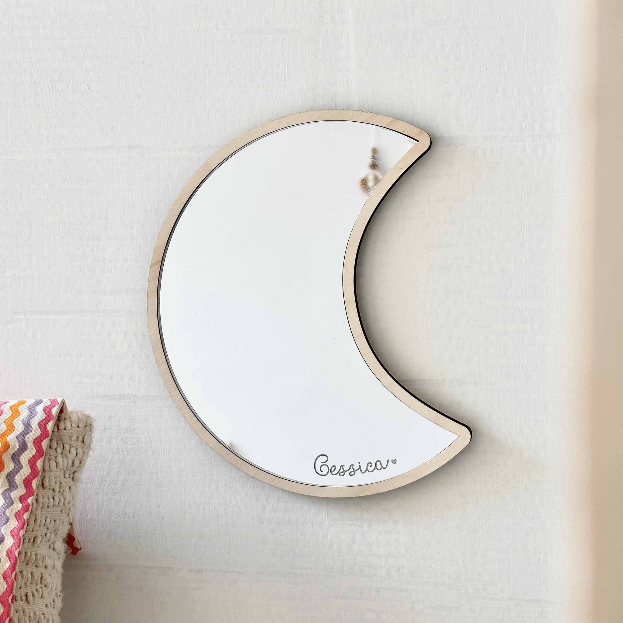 Specchio per camerette personalizzato con nome a forma di luna